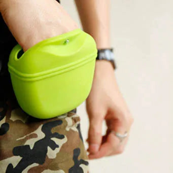 Portable Silicone Dog Treat Pouch – Clip & Train Anywhere - Pup Confort Store
